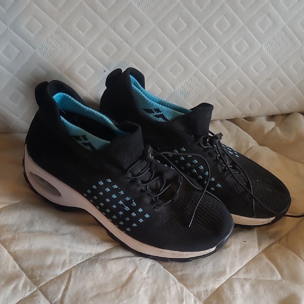 Mishansha Black and Blue Athletic Sneakers